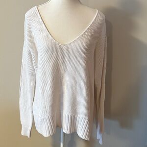 NWOT Lucky Brand Oversized White Knit Long Sleeve V-Neck Sweater. Size Medium